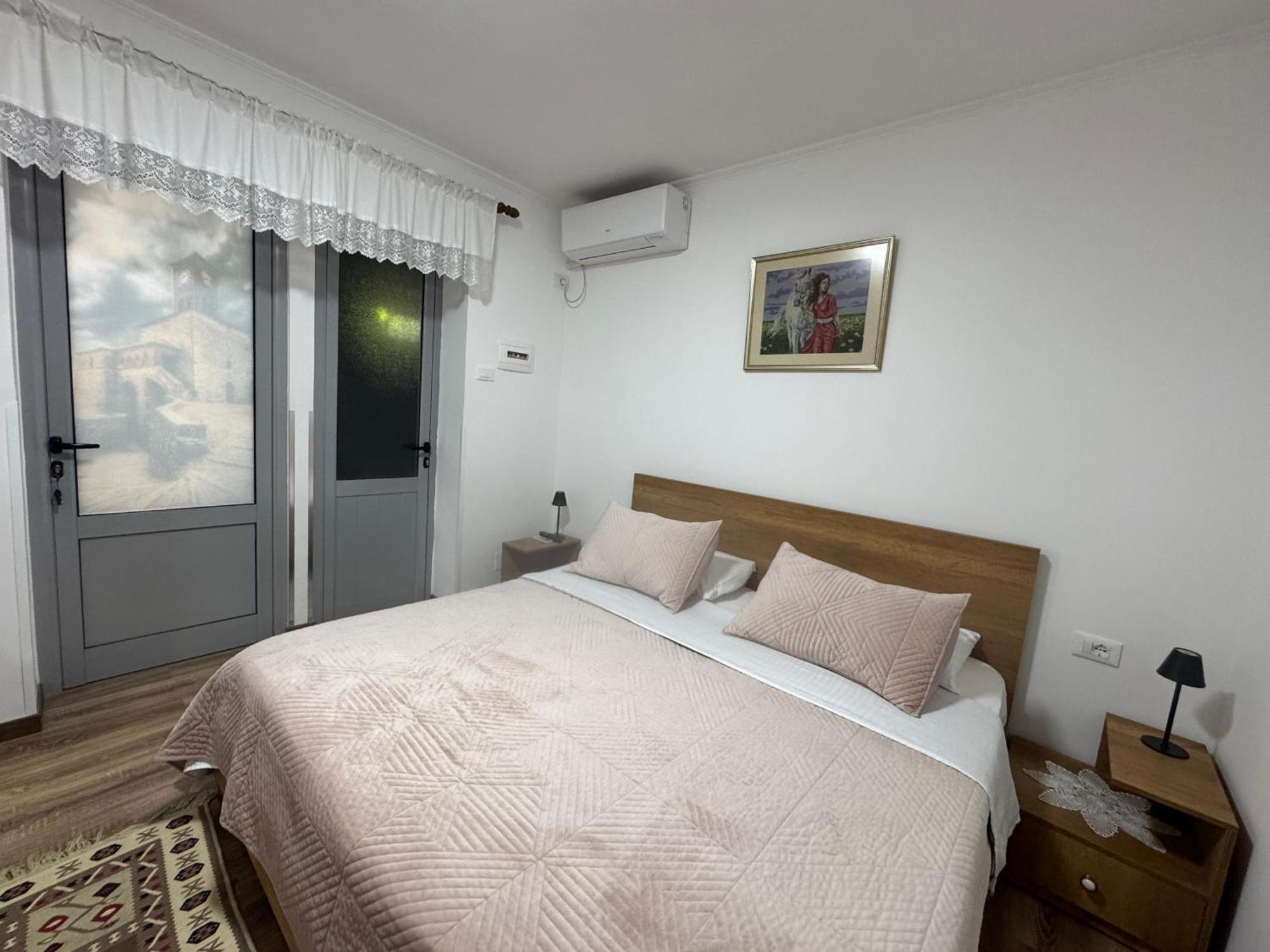 Double17 * Gjirokastër